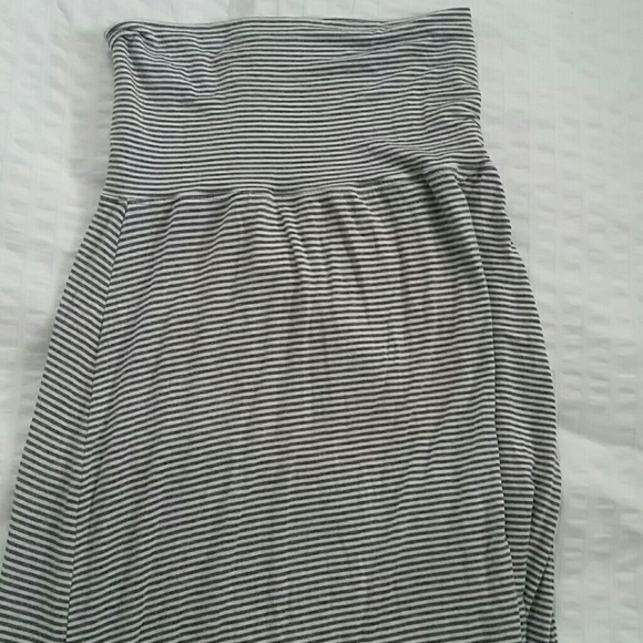 Max studio gray and white striped maxi skirt - Picture 2 of 2